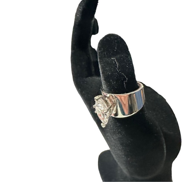 White Gold 18k HGE Signed A in Circle Silver & Large Sparkling CZ Stone Size 6.5 - Picture 3 of 11